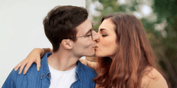 AI Kissing